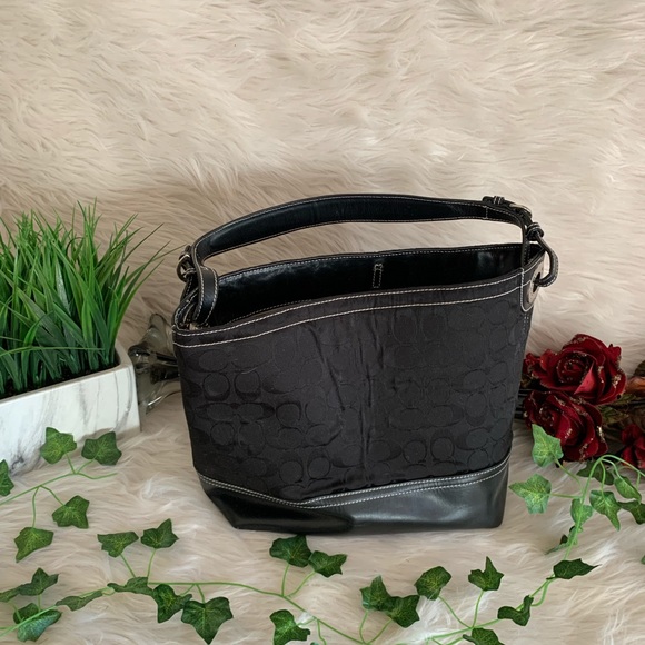 unknown Handbags - Women's Medium Soulder Purse